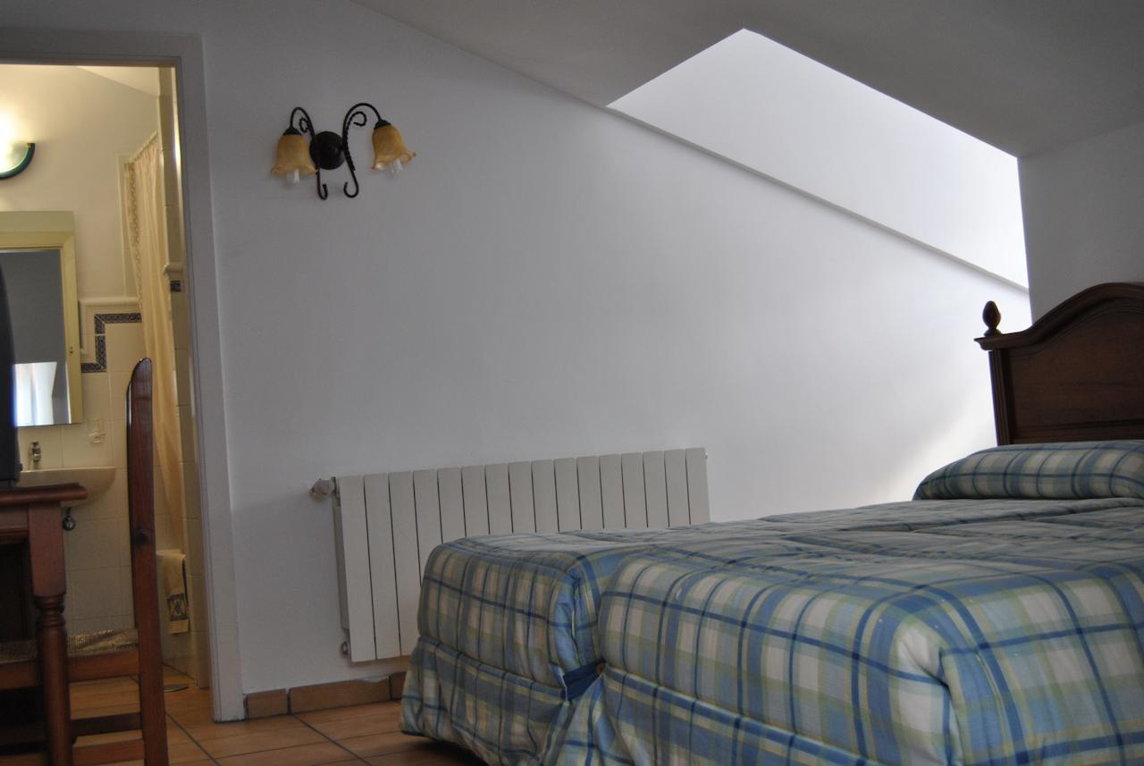 Hostal Rural Amador Puente de Vadillos Oda fotoğraf